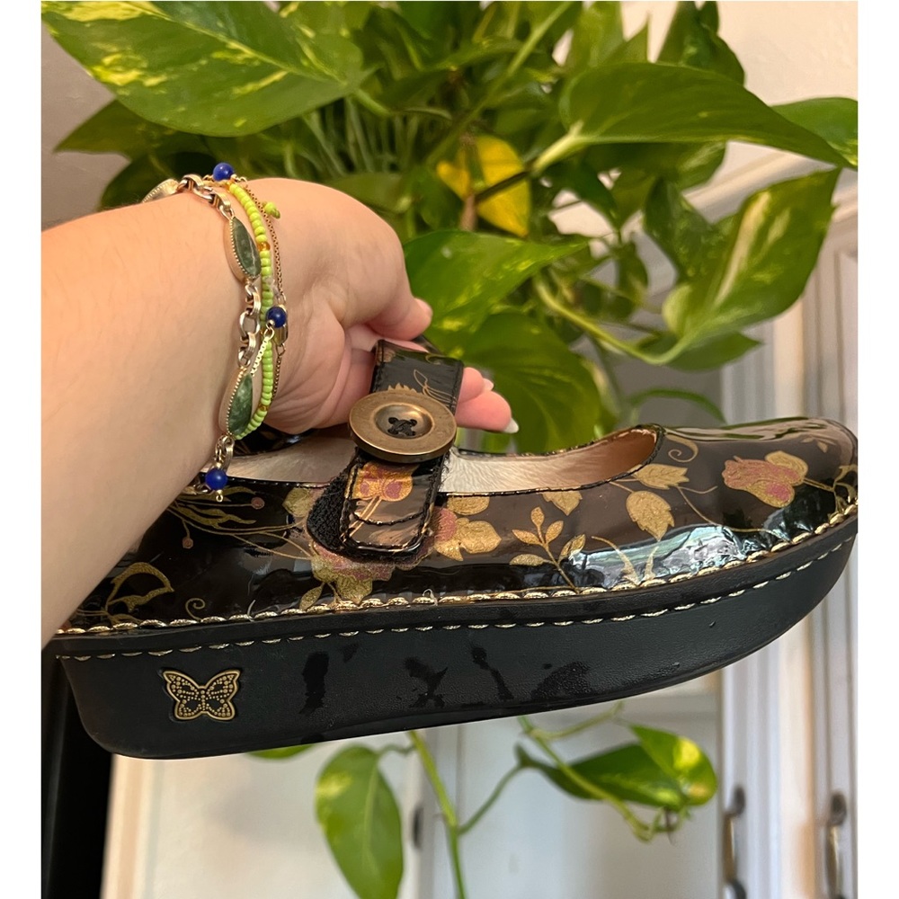 Beautiful vintage fall loafers/clogs~🍂
mary Jane shoes, Amazing condition